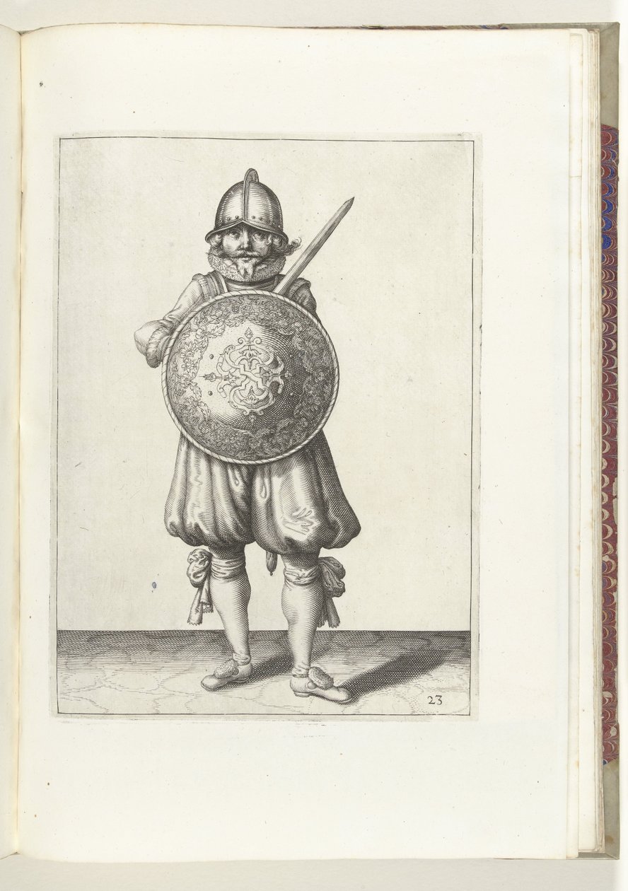 Kilpi- ja piikkiharjoitus: Sotilas seisoo levossa, hänen tarttujansa lepää vasemmalla olkapäällä kilven takana (nro 23), 1618 Nassausche Wapen-Handelinge, van Schilt, Vakoilijat, Rappier ja Targe : Beyde figuerlick kuvattu, ende kehystetty n jälkeen tekijältä Adam van Breen