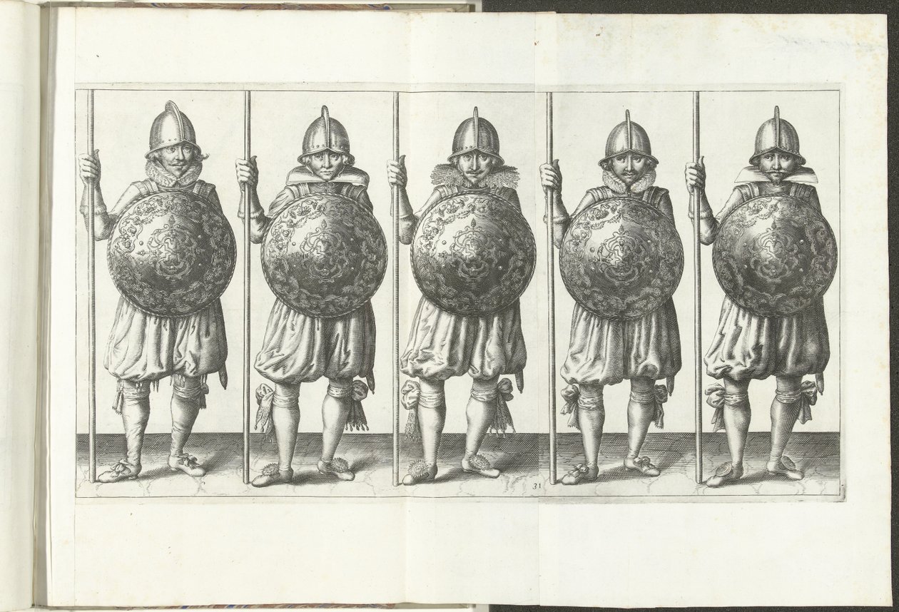 De exercitie met schild en spies: vijf soldaten staande naast elkaar in het gelid met de spies in de rechterhand rustend op de grond en het schild voor de borst (nr. 31), 1618 De Nassausche Wapen-Handelinge, van Schilt, Spies, Rappier ende Targe : beyde f tekijältä Adam van Breen