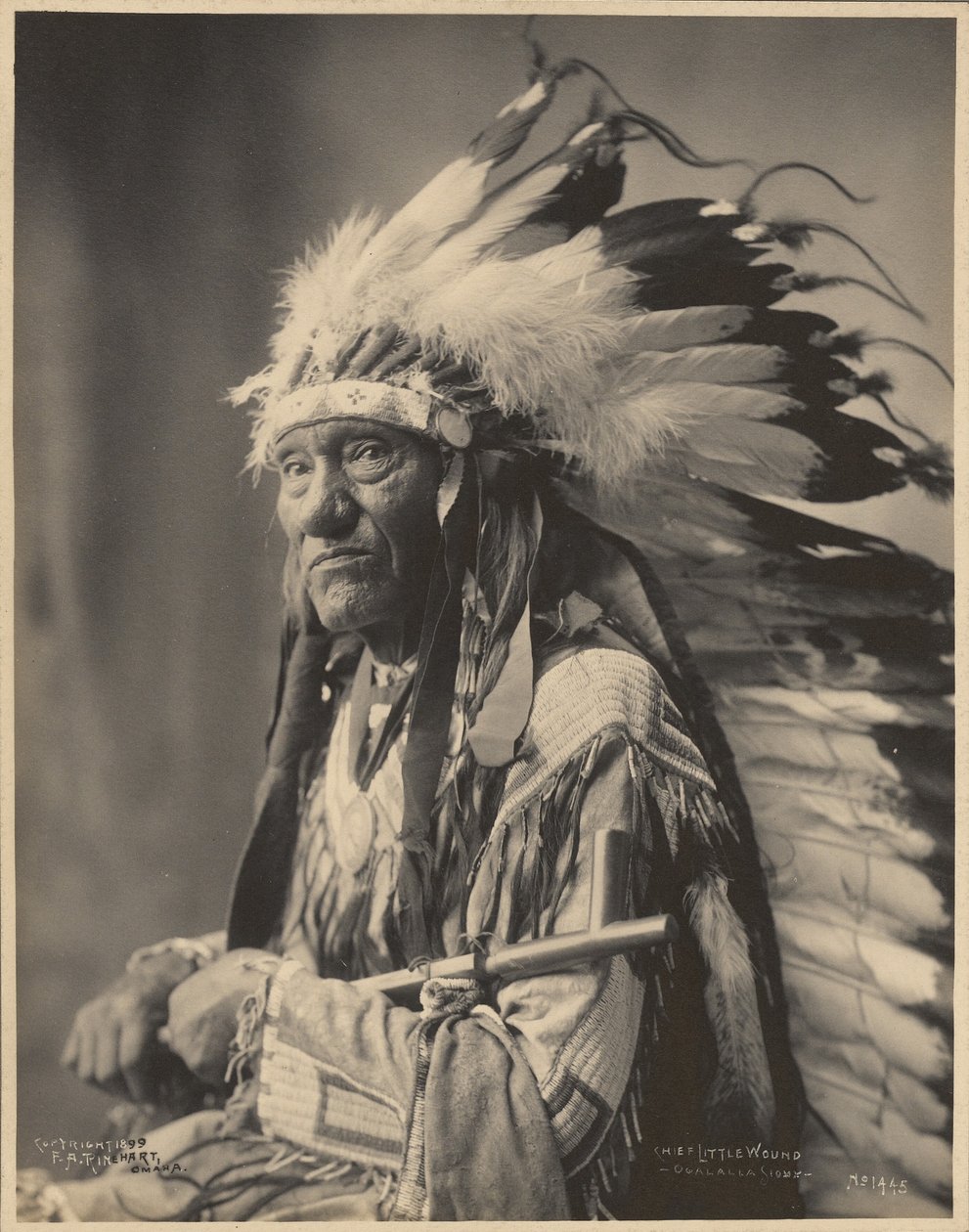 Päällikkö Little Wound, Ogalalla Sioux -järjestö tekijältä Adolph F. Muhr