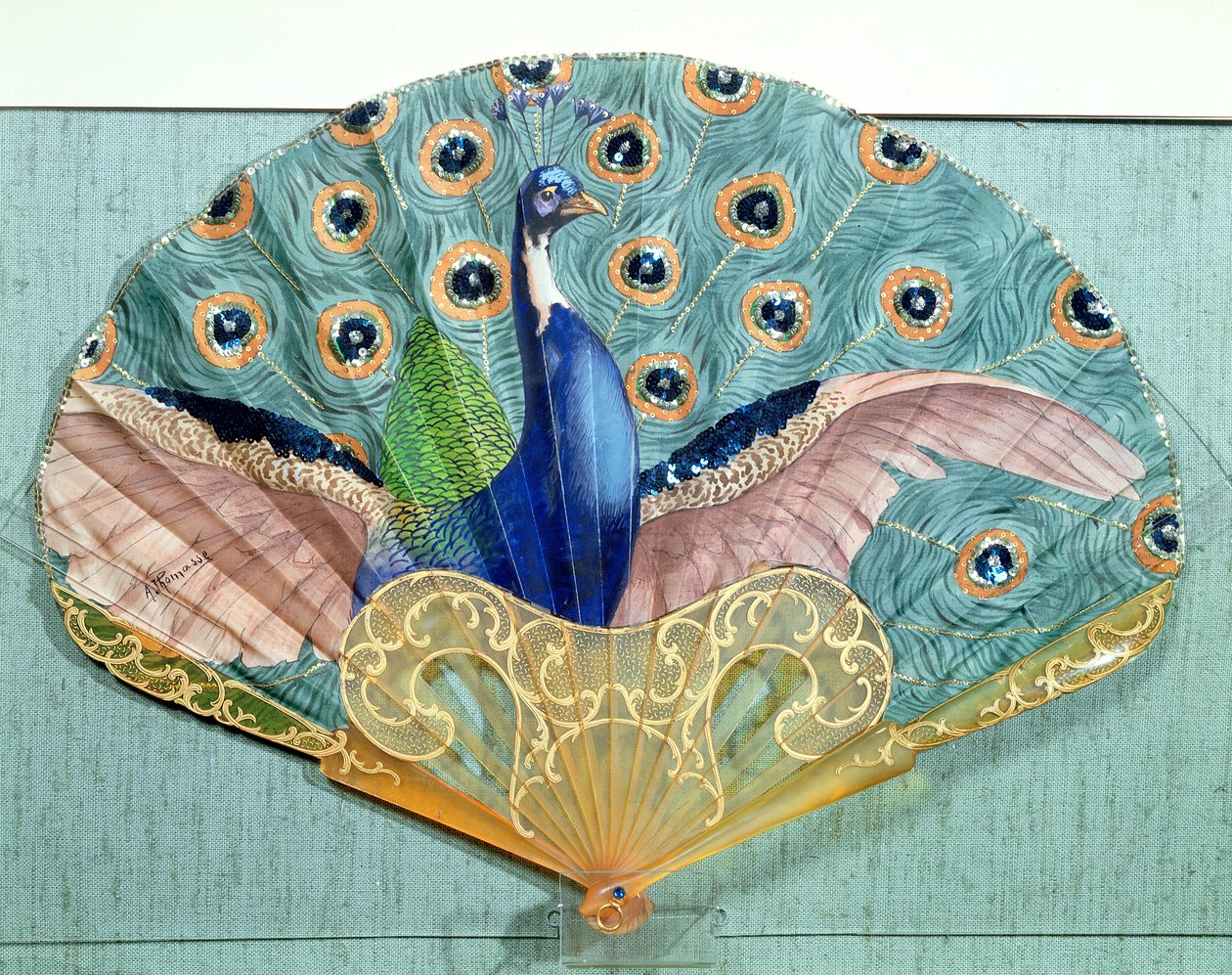 Peacock-viuhka, noin 1905 (sarvi ja silkki) tekijältä Adolphe Thomasse