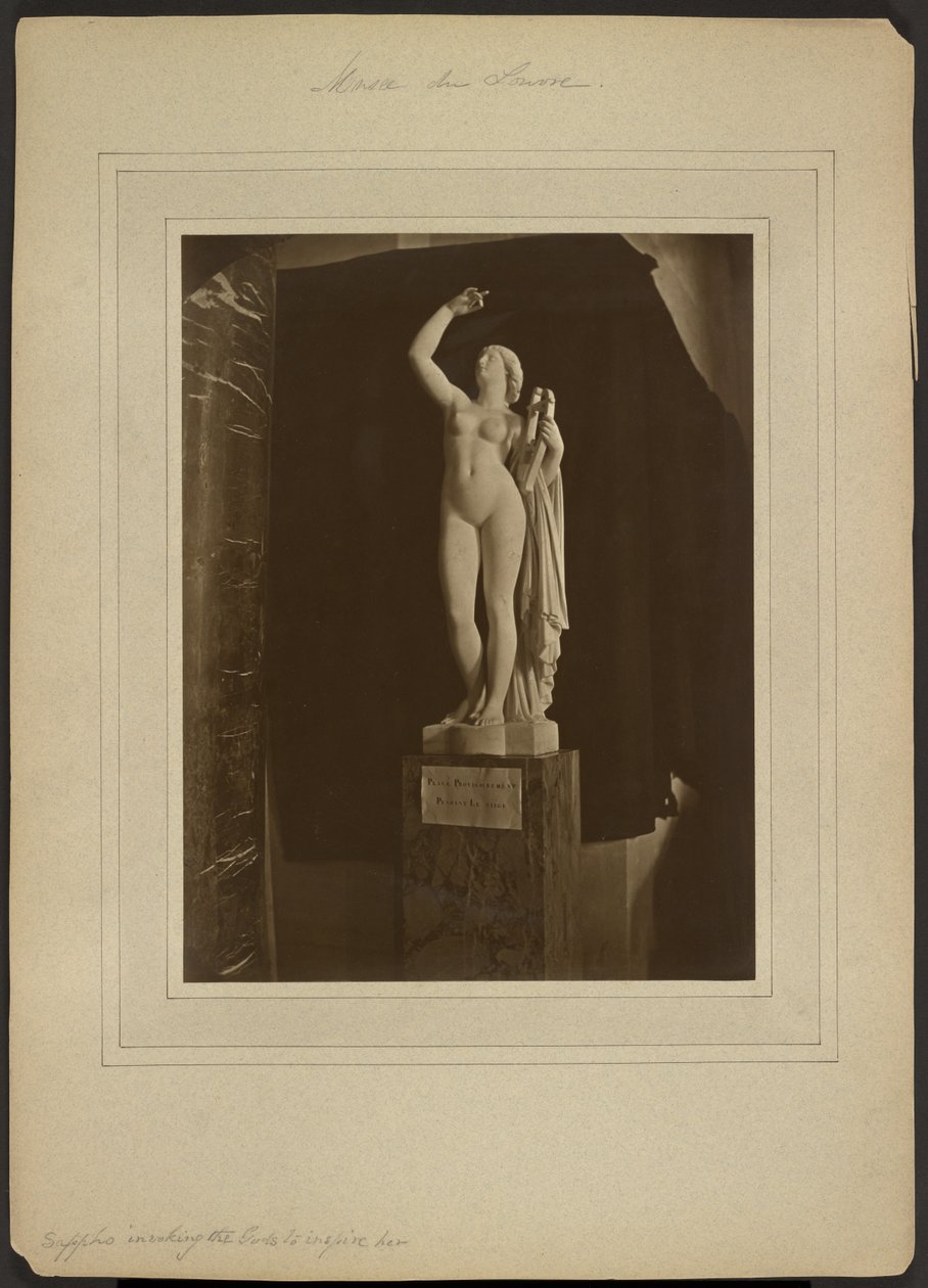 [Pradierin maalaus ”Sappho pyytää jumalia antamaan hänelle inspiraatiota” / Louvre-museo] tekijältä Adolphe Braun