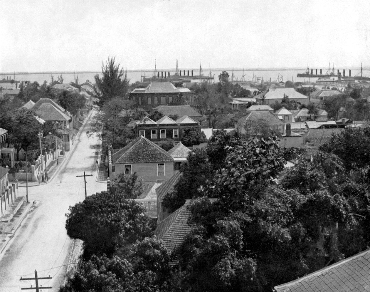 Duke Street ja satama, Kingston, Jamaika, 1905 tekijältä Adolphe Duperly and Son