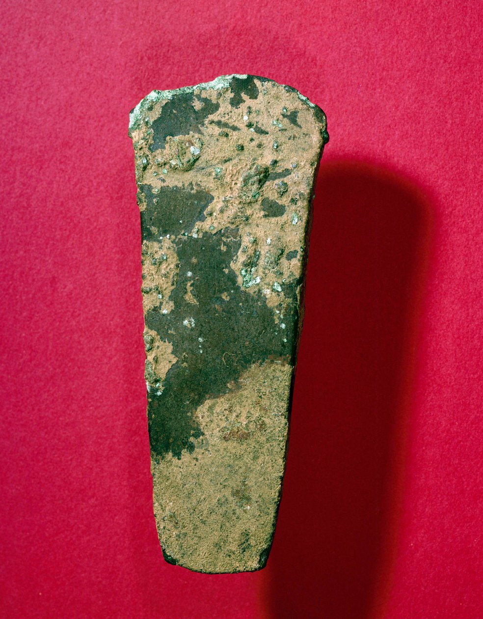 Gallialainen taide: pronssikaudelta peräisin oleva kuparikirves 800 eKr. Saint Germain en Laye, kansallisen arkeologian museo tekijältä Age Bronze