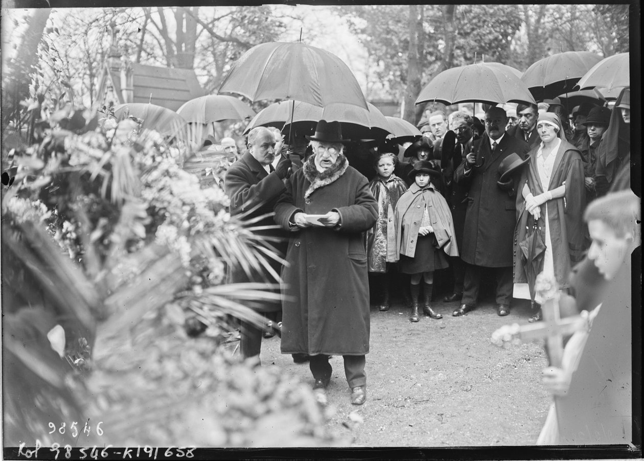 Georges-Victor Hugon obsèques, Gustave Simon au cimetière du Père-Lachaise tekijältä Agence Rol