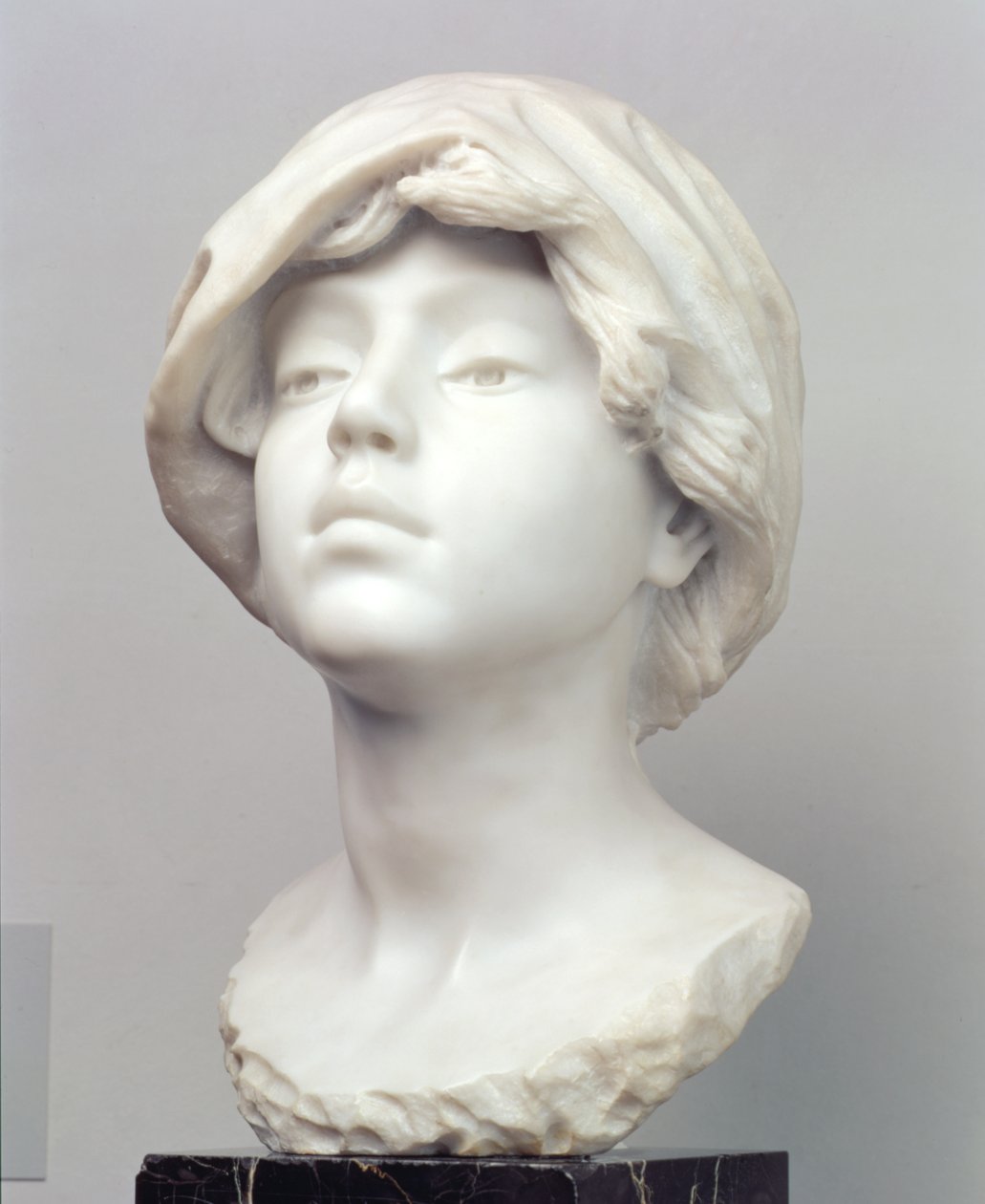 Nuori tyttö Fichussa, 1890-luvun alku (marmori) tekijältä Aime Jules Dalou