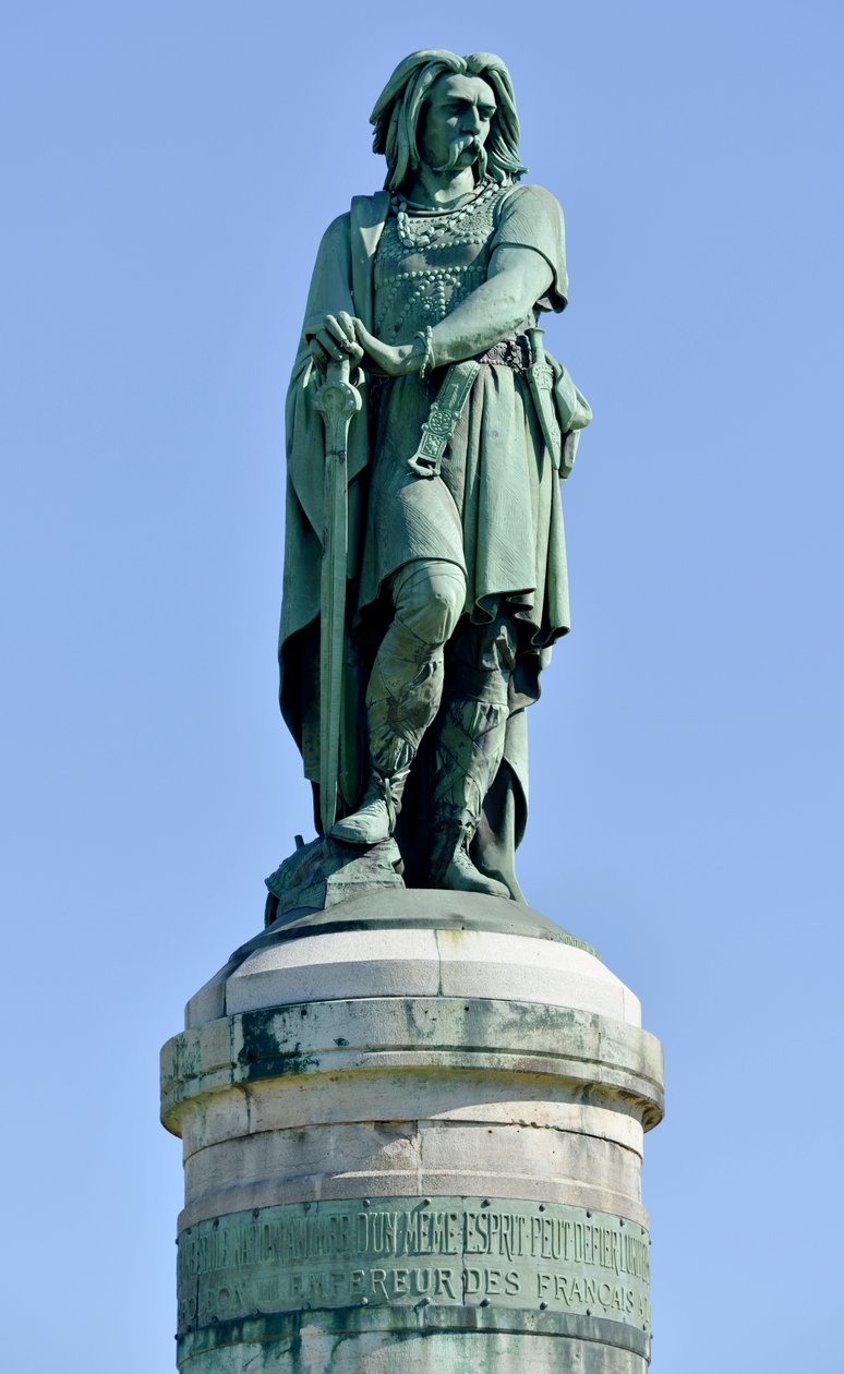 Vercingetorixin (72-46 eKr.), gallialaisen johtajan kolossaalinen patsas - veistos Millet Aimesta (1819-1891) 6,60 m korkea erige vuonna 1865 Mont Auxois