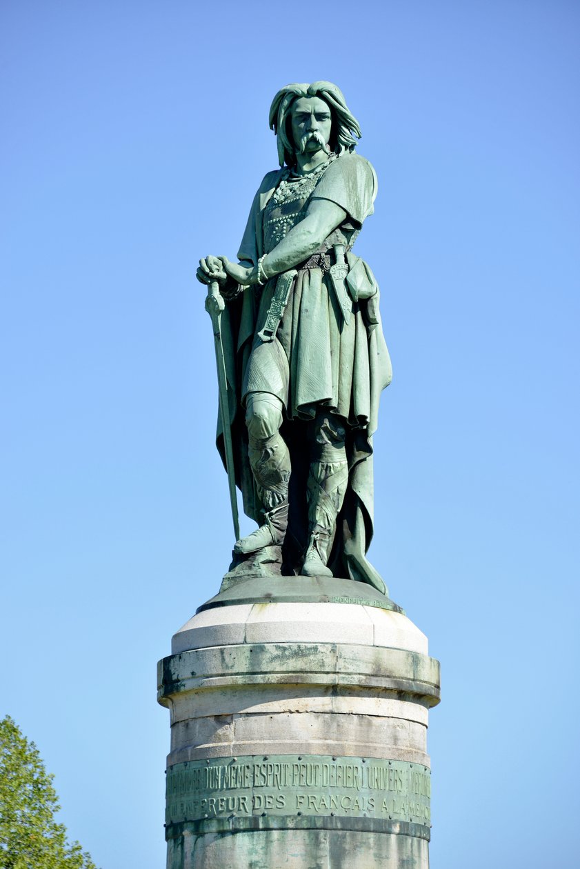 Vercingetorixin (72-46 eKr.), gallialaisen johtajan kolossaalinen patsas - veistos Millet Aimesta (1819-1891) 6,60 m korkea erige vuonna 1865 Mont Auxois