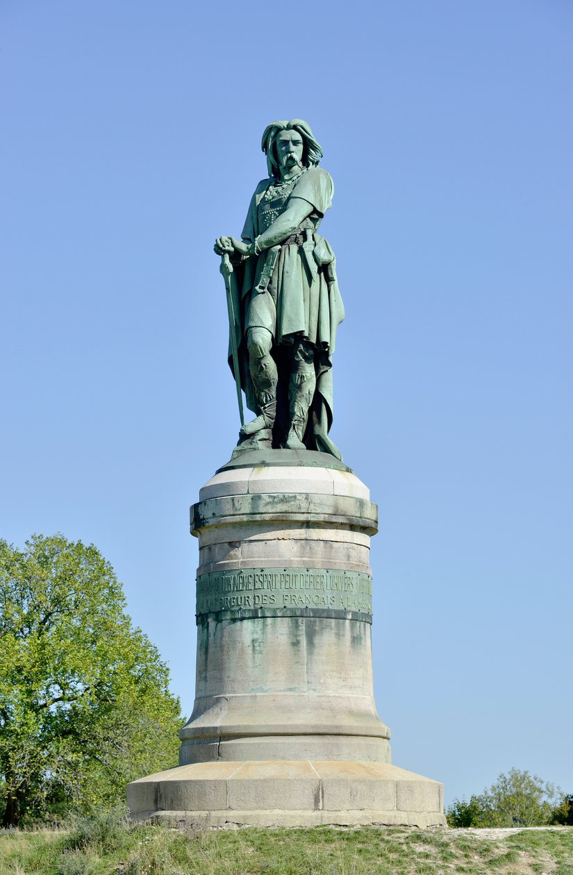 Vercingetorixin (72-46 eKr.), gallialaisen johtajan kolossaalinen patsas - veistos Millet Aimesta (1819-1891) 6,60 m korkea erige vuonna 1865 Mont Auxois