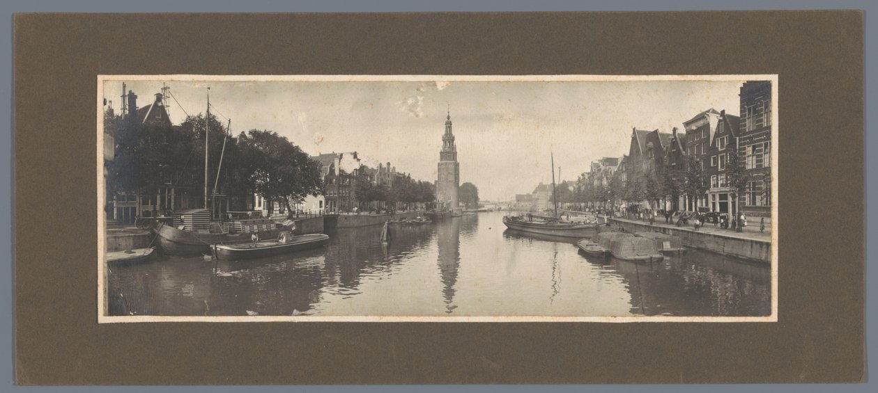 Näkymä Oude Schansille ja Montelbaanstorenille katsottuna Amsterdamin IJ:tä kohti tekijältä Alb. Kapteijn (attributed to)