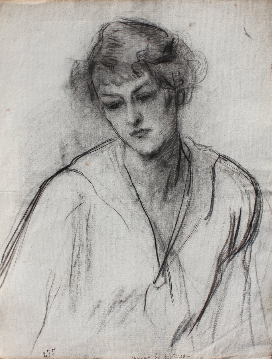Puolipitkä muotokuva nuoresta tytöstä, nojaten eteenpäin, n. 1910 (musta liitu paperille) tekijältä Albert de Belleroche