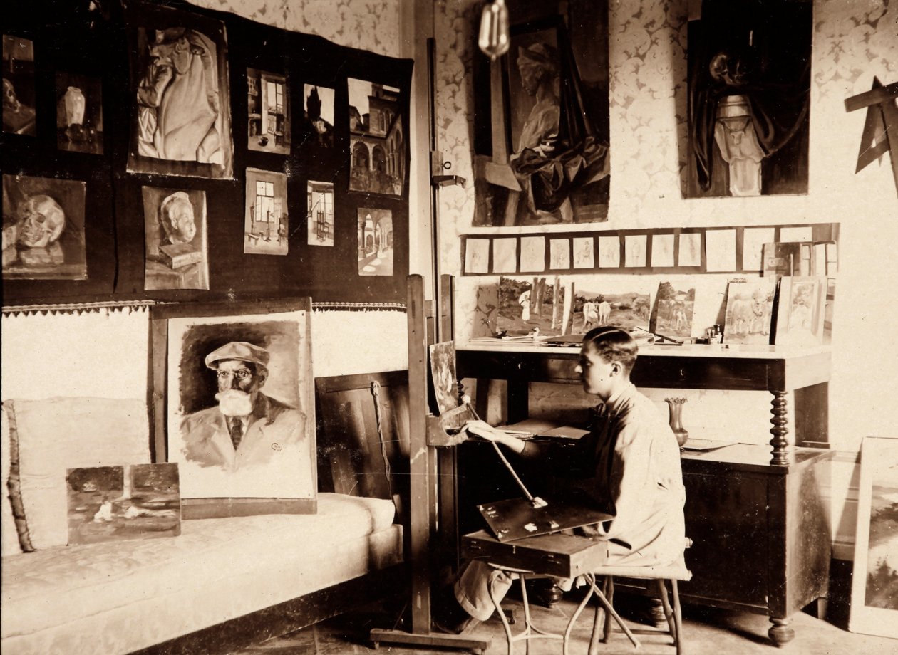 Taiteilija Guglielmo Ghini studiossaan, Ponte a Vingone, Scandicci, Firenze, 09/1920 (b/w kuva) tekijältä Alberto Fierli