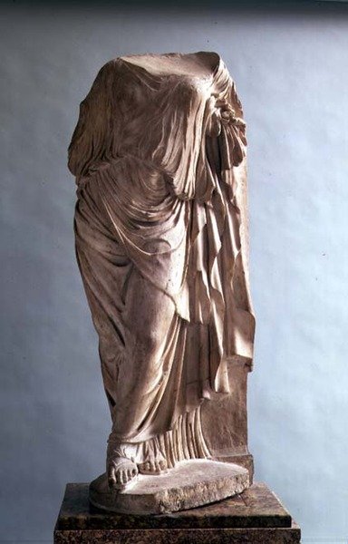 Aphrodite, kopio alkuperäisestä, n. 5. vuosisadalla eKr. (marmori) tekijältä Alcamenes (attr. to)