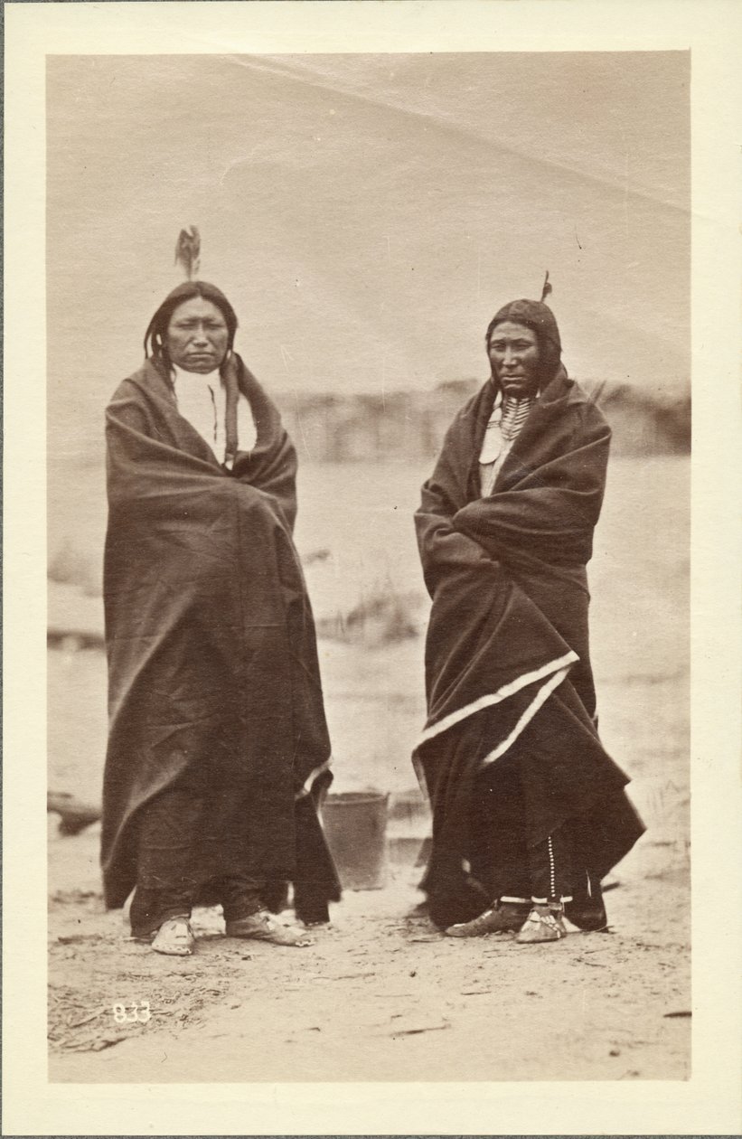 Kaksi rohkeaa, Dakota, 1868 (albumiprintti) tekijältä Alexander Gardner