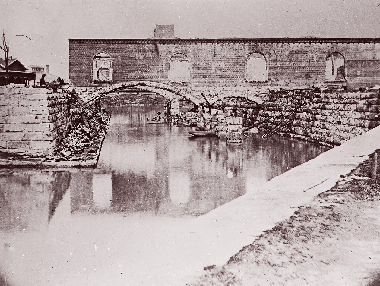 Rauniot lähellä Canal Basinia, Richmond, 1865. tekijältä Alexander Gardner