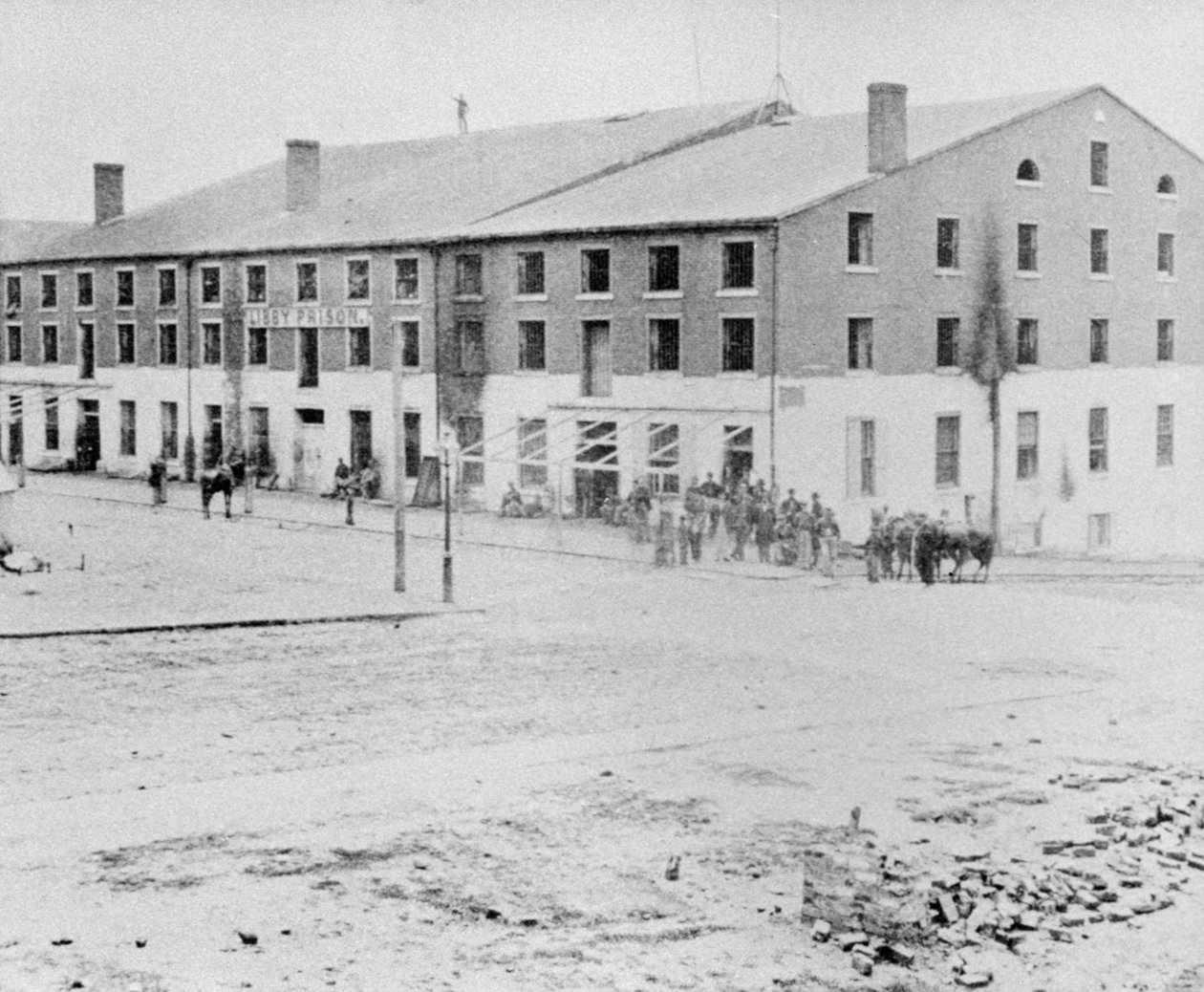 aConfederate Libbyn vankila sotavangeille Richmondissa, Virginiassa (m/v kuva) tekijältä Alexander Gardner