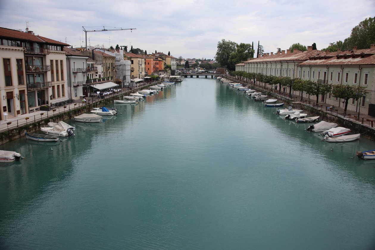 Peschiera del Garda tekijältä Alexandra Joseph