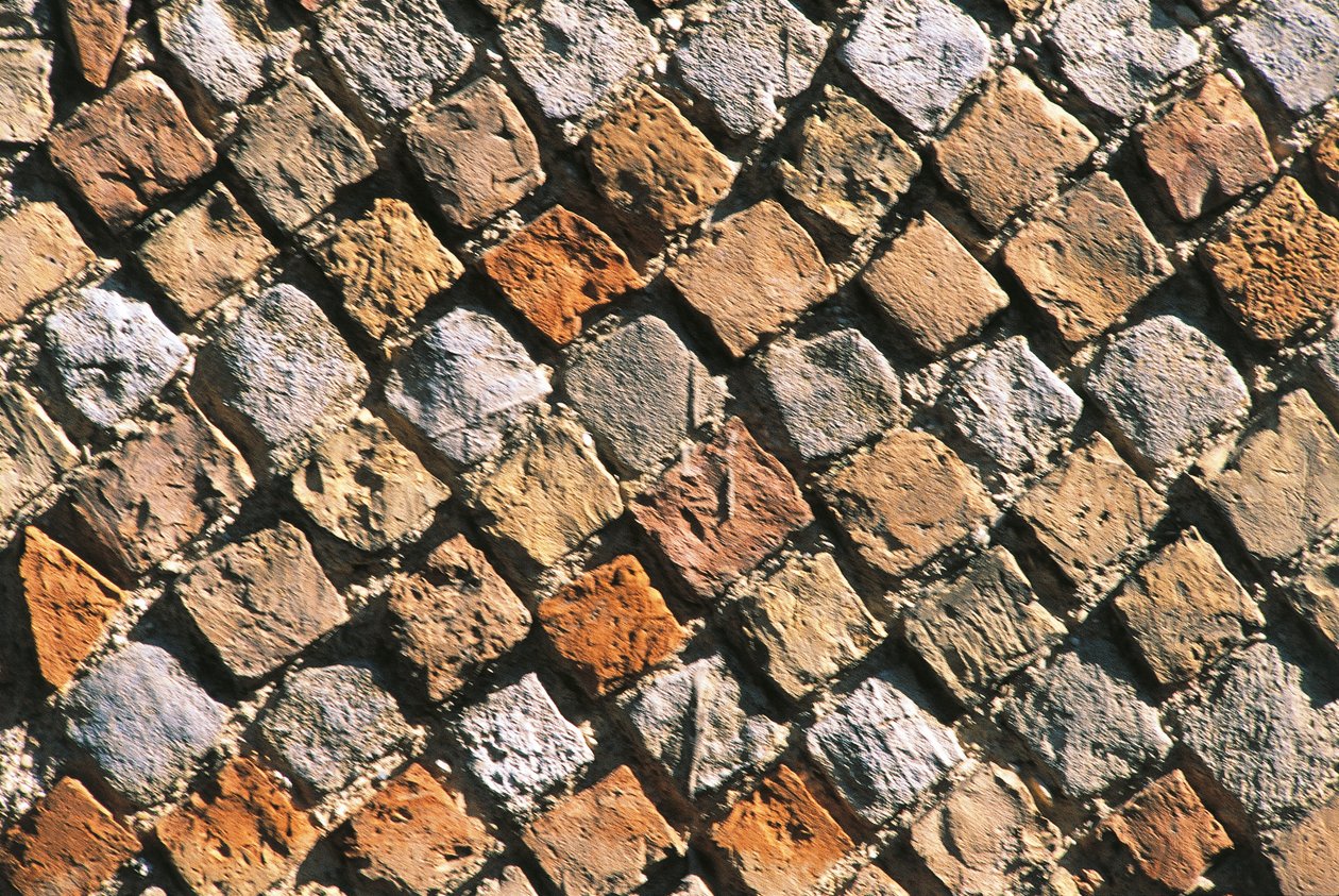 Lähikuva opus reticulatum lattiasta. Civitella acropolis, Italia, Abruzzon alue, Chieti tekijältä Nicolas Toussaint Charlet