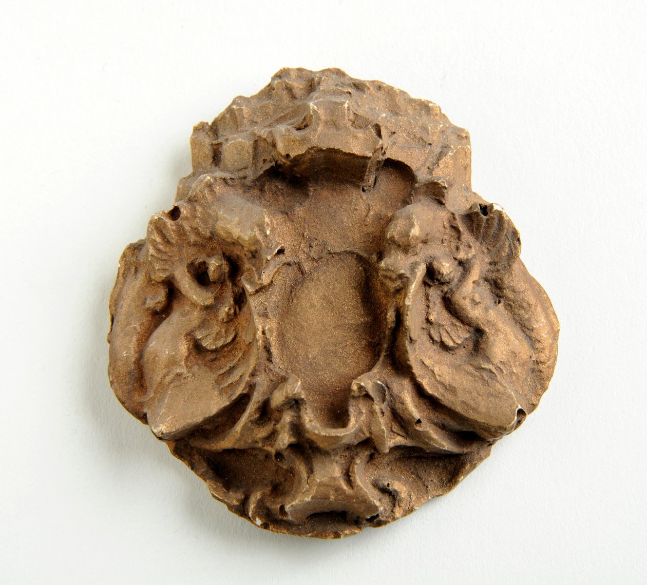 Maquette avaimenrusetteelle rakkauden allegorialla (pronssoitu kipsi) tekijältä Alfred Gilbert