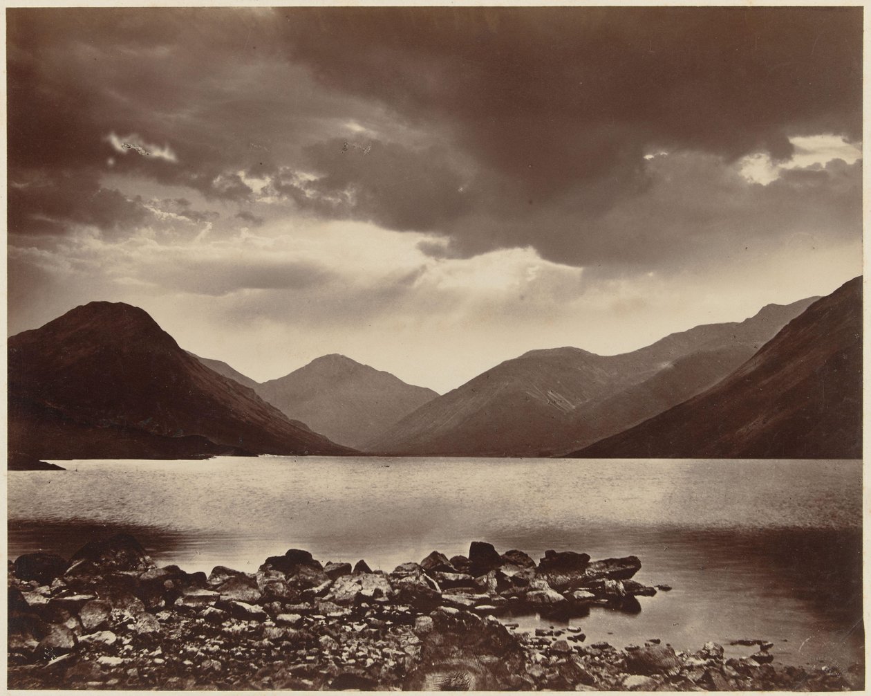 Näkymä Derwentwateriin lähellä Keswickiä Cumbriassa Pettitt Series Keswick (sarjan nimi esineellä) tekijältä Alfred Pettitt