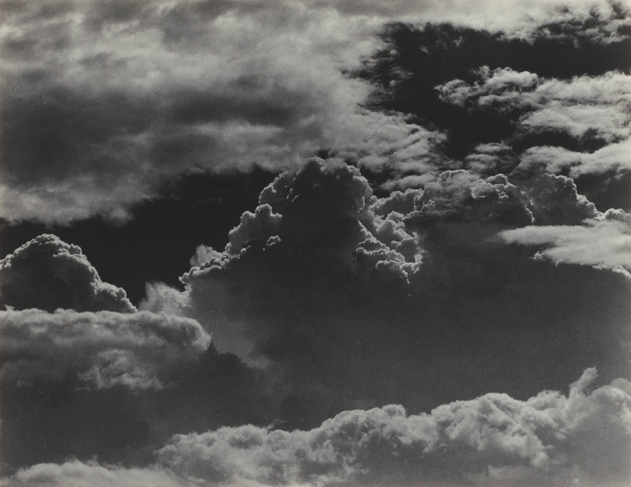 Pilvet tai vastaavat tekijältä Alfred Stieglitz