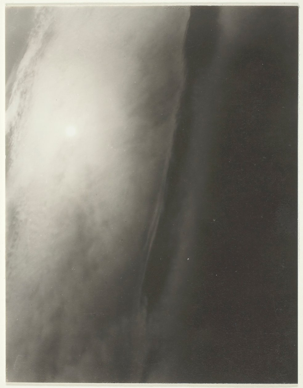 Vastaava, 1931. tekijältä Alfred Stieglitz