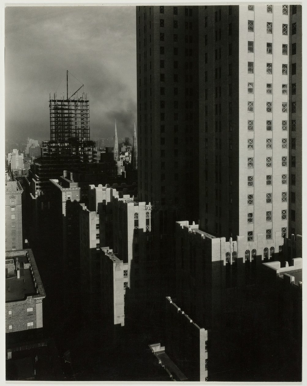 From My Window at the Shelton, West, 1931. finlandès tekijältä Alfred Stieglitz