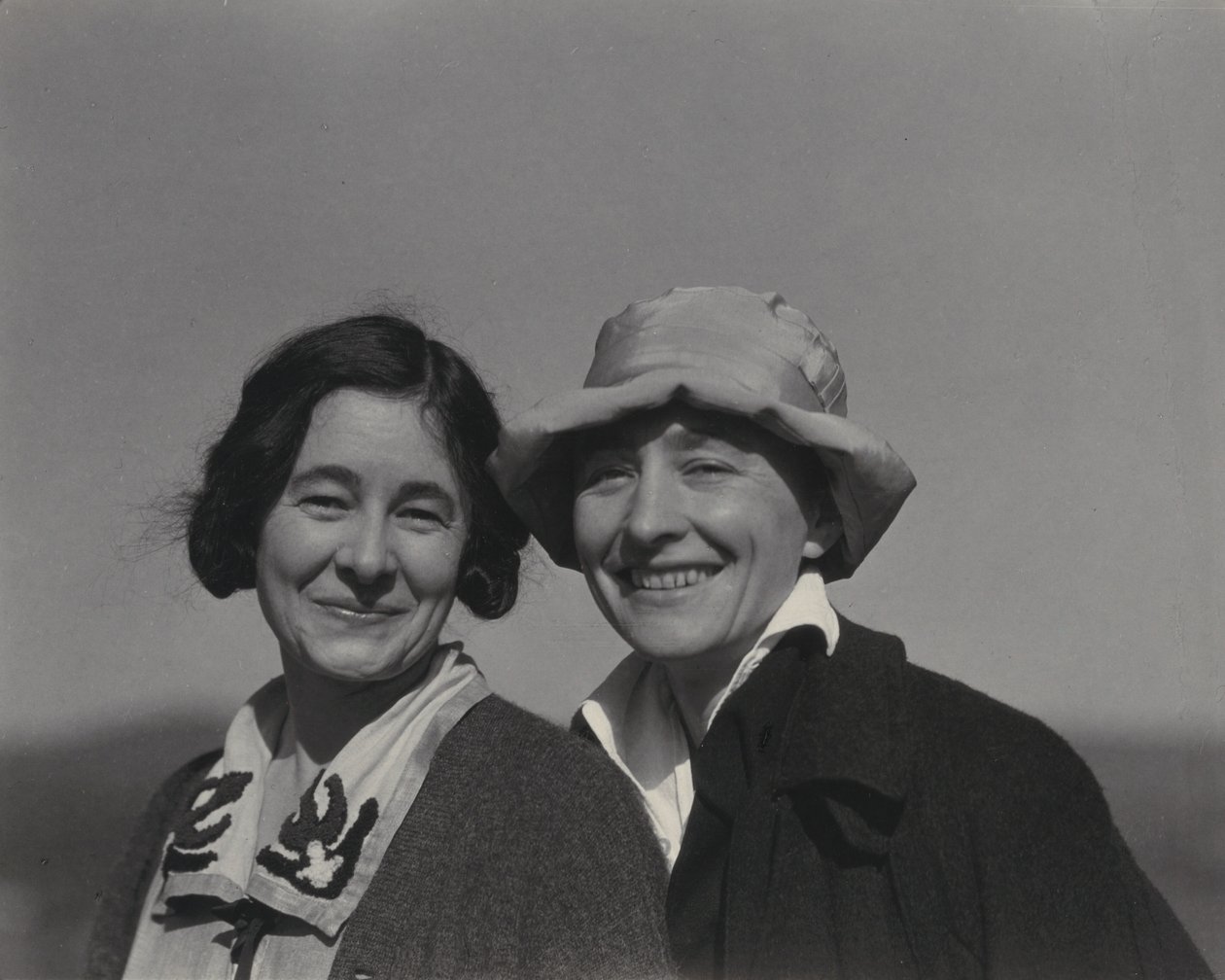 Ida ja Georgia O’Keeffe [etupuoli] tekijältä Alfred Stieglitz
