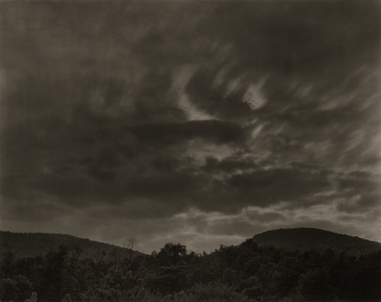 Lake George tekijältä Alfred Stieglitz
