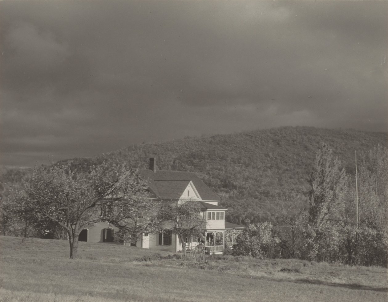 Lake George tekijältä Alfred Stieglitz