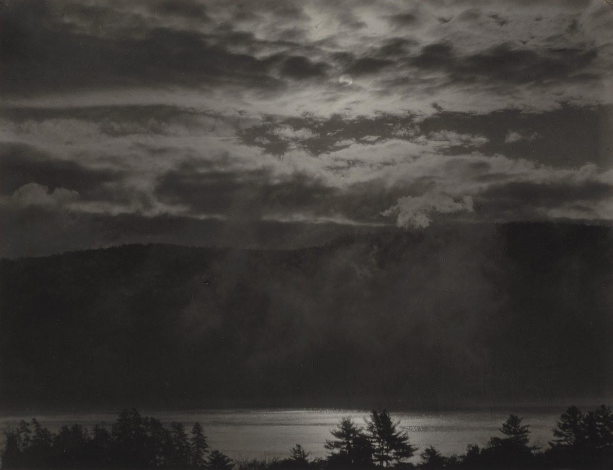 Lake George tekijältä Alfred Stieglitz
