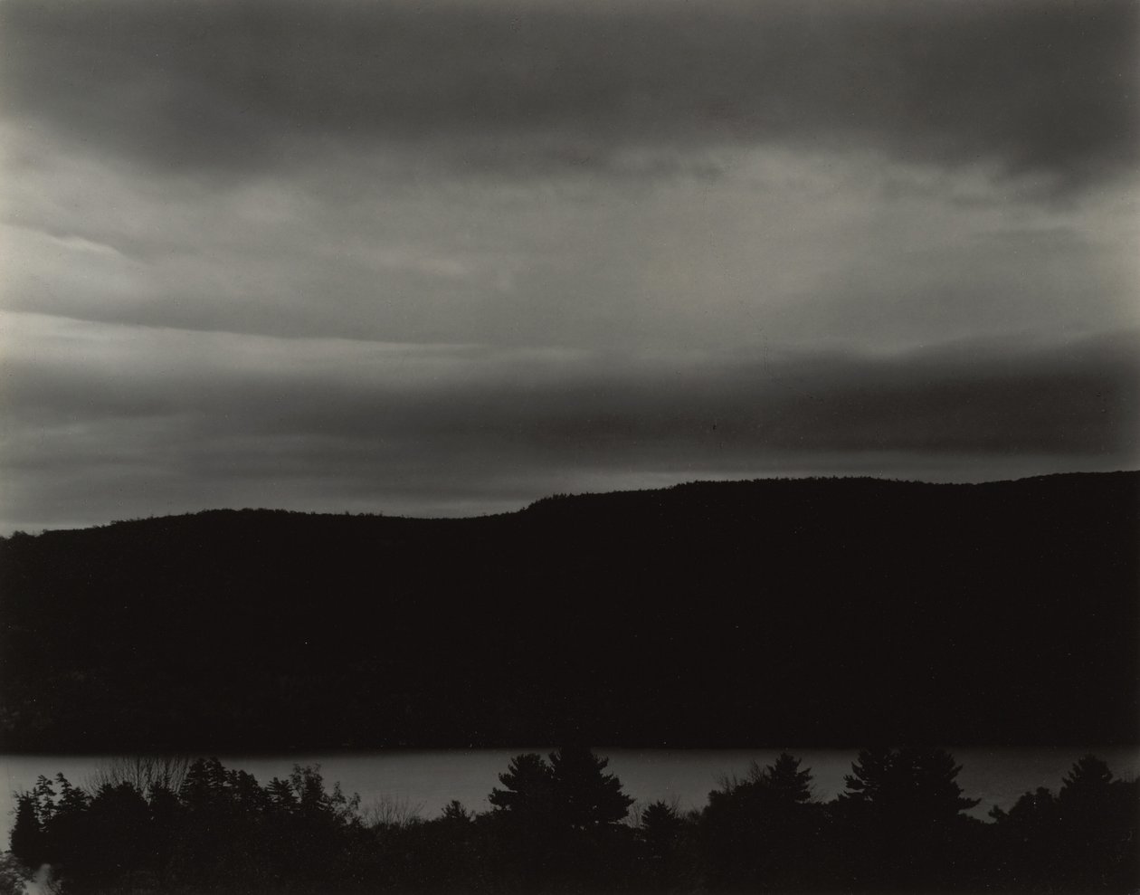 Lake George tekijältä Alfred Stieglitz