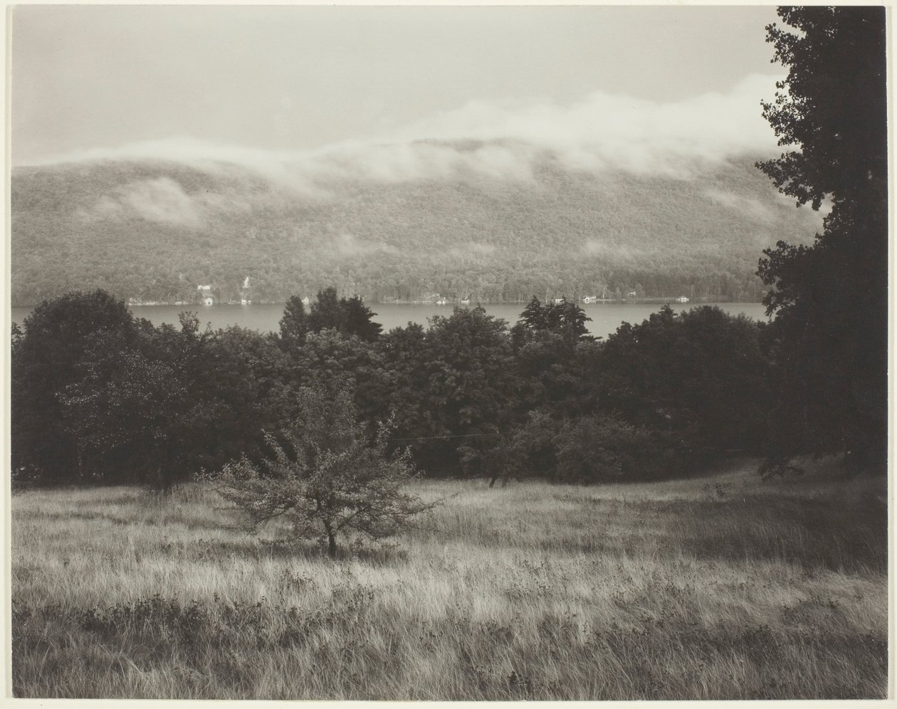 Lake George Hilliltä tekijältä Alfred Stieglitz