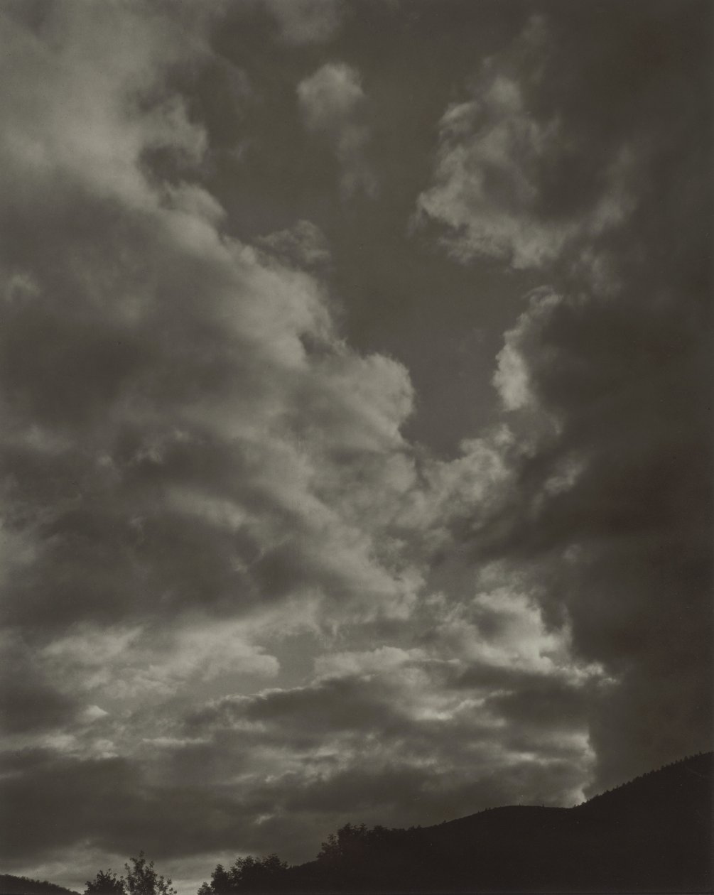 Musiikki - Kymmenen pilvivalokuvan sarja, nro II tekijältä Alfred Stieglitz