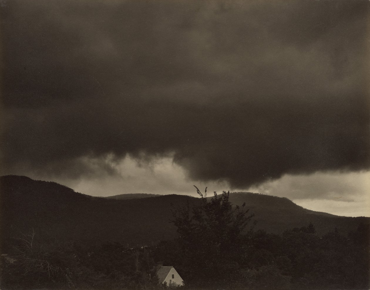 [Musiikki: Kymmenen pilvikuvaa, nro 1] tekijältä Alfred Stieglitz