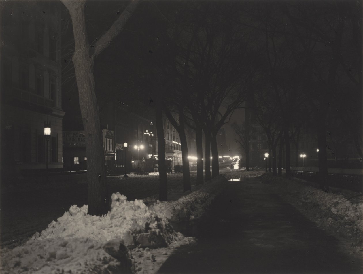 Yö, New York tekijältä Alfred Stieglitz