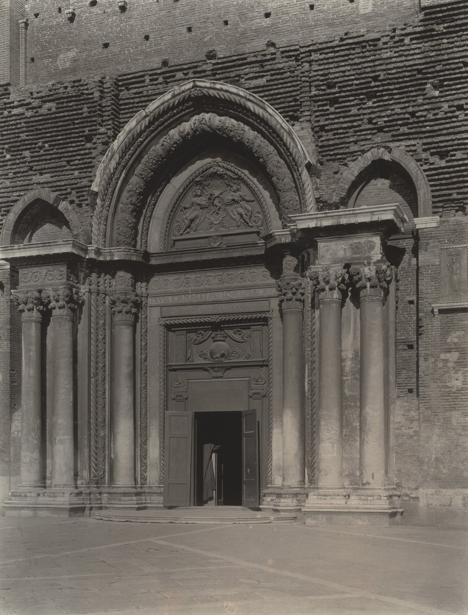 Pyhät Johannes ja Paavali, Venetsia tekijältä Alfred Stieglitz