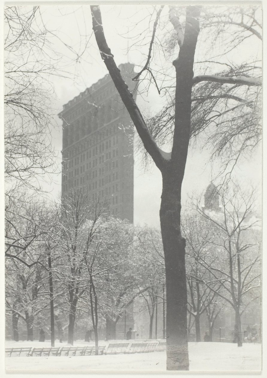 Flatiron tekijältä Alfred Stieglitz
