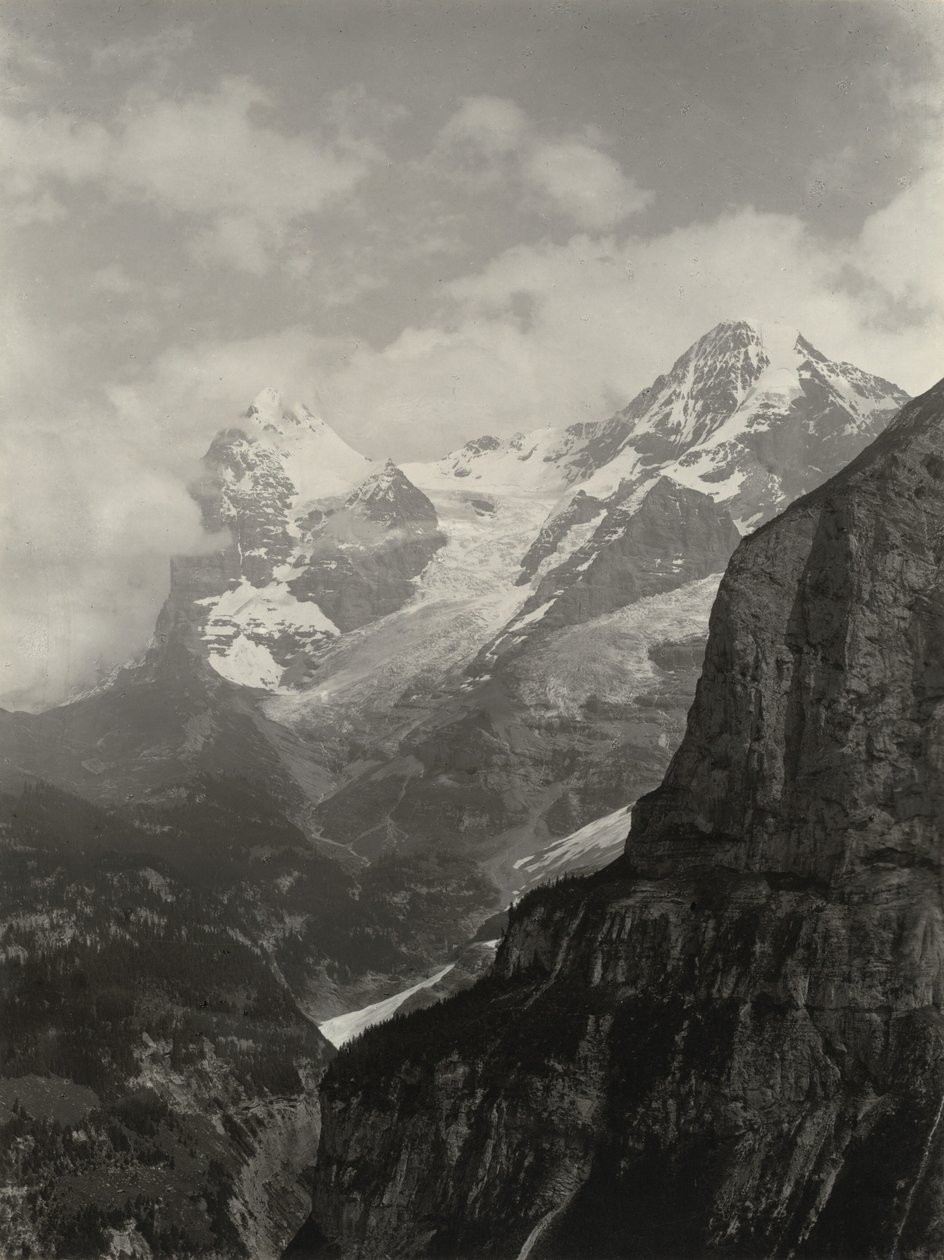 Jungfrau-konserni tekijältä Alfred Stieglitz