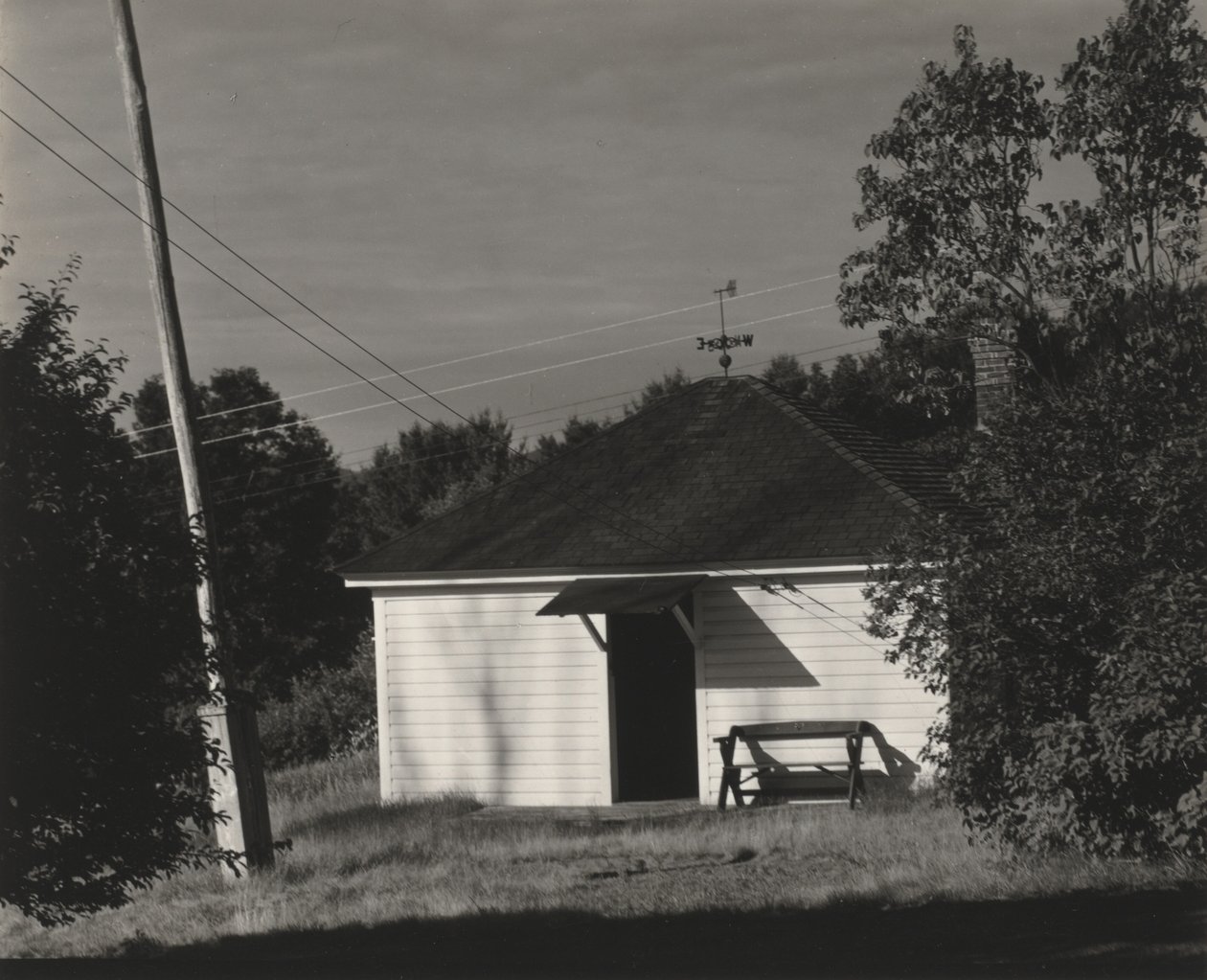 Pieni talo, Lake George tekijältä Alfred Stieglitz