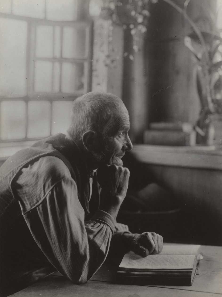 Kylän filosofi tekijältä Alfred Stieglitz