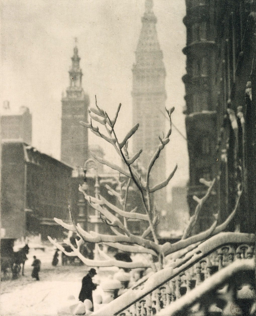 Kaksi tornia - New York tekijältä Alfred Stieglitz