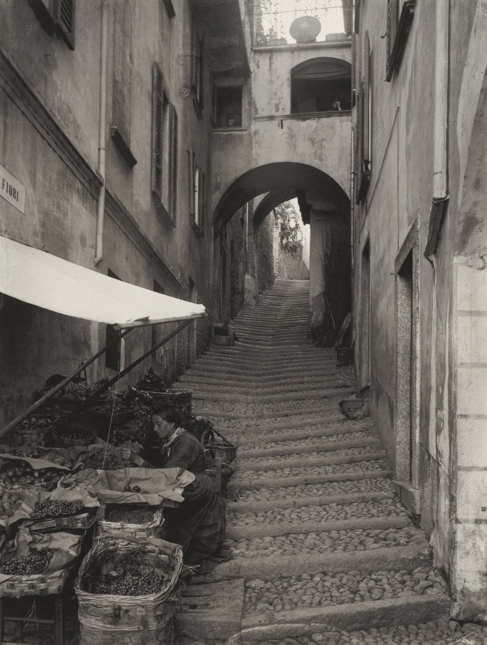 Via Fiori, Bellagio tekijältä Alfred Stieglitz
