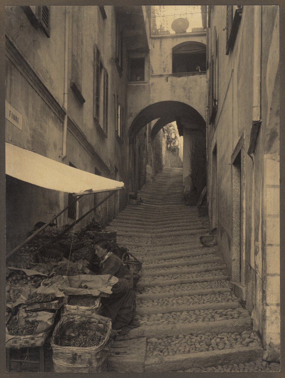 Via Fiori, Bellagio tekijältä Alfred Stieglitz