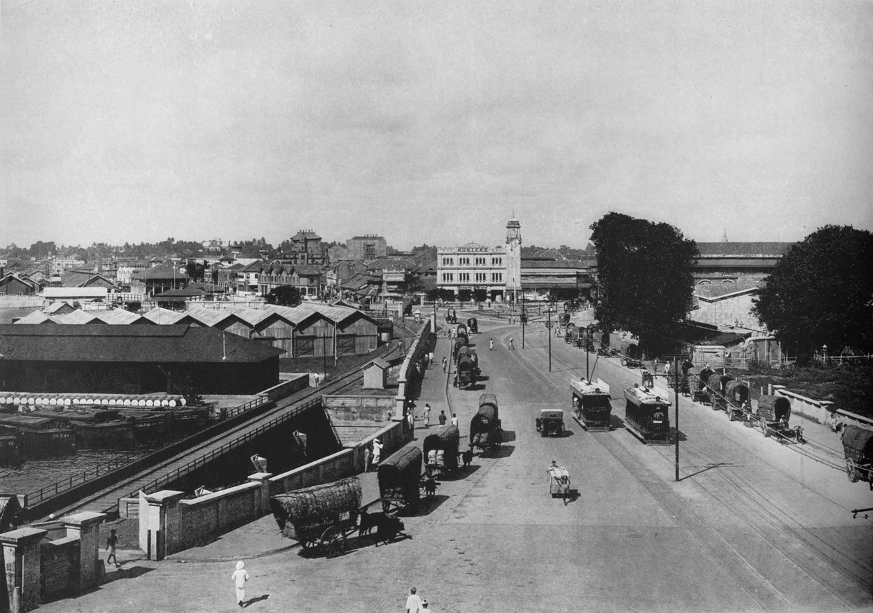 Näkymä kohti Pettahia tai Native Quarter, Colombo, Näytetään Khanin kellotorni, c1890, 1910 tekijältä Alfred William Amandus Plate
