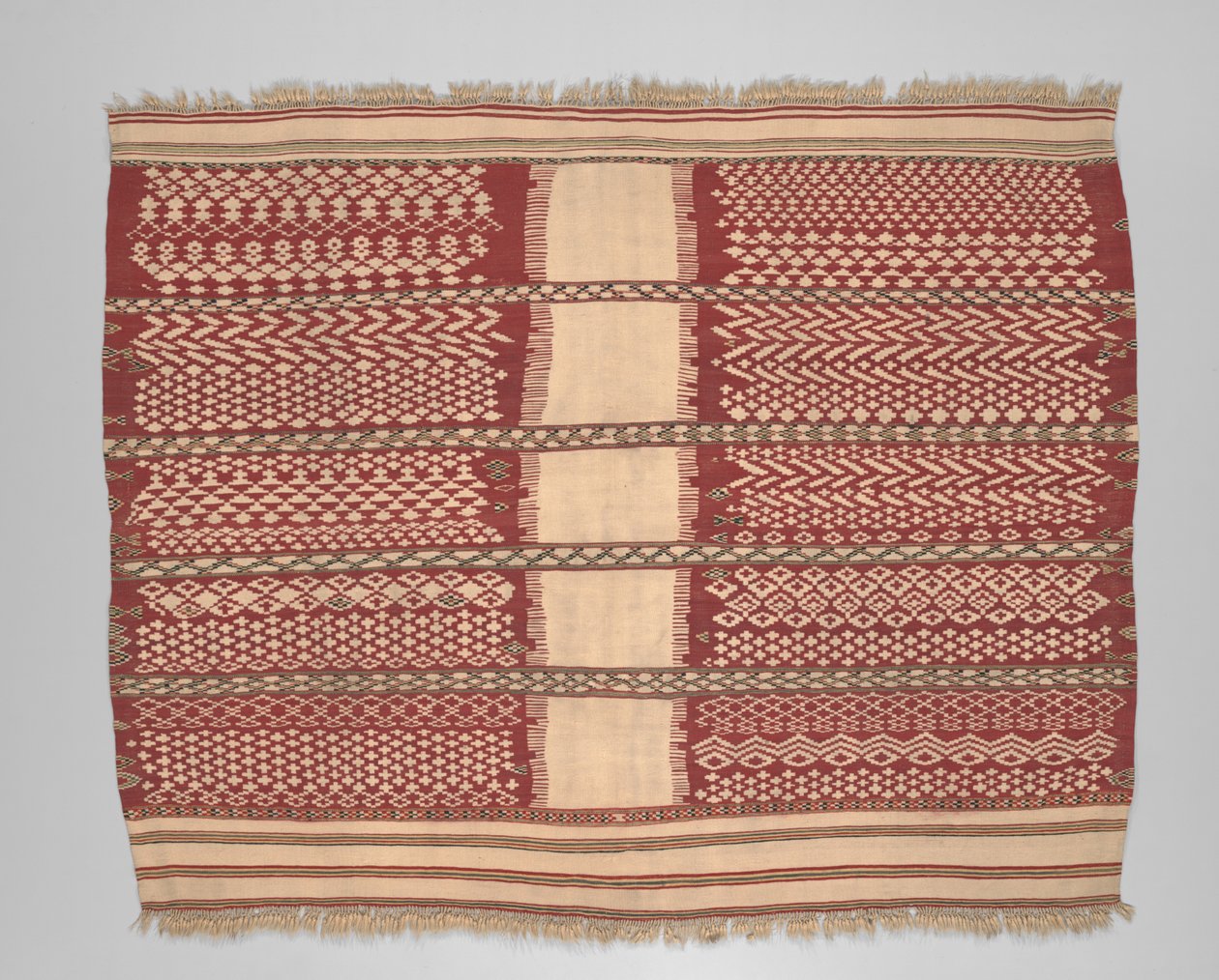 Naisen seremoniallinen päällinen tai viitta (aksellal), 1800-luvun loppu (villa) tekijältä Algerian School
