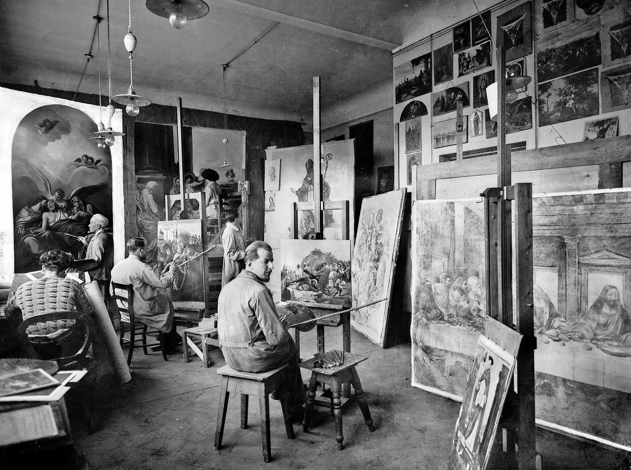 Stabilimento Fotografico Fratelli Alinarin maalareiden sali Via Nazionalessa, Firenze (s/w-kuva). tekijältä Fratelli Alinari