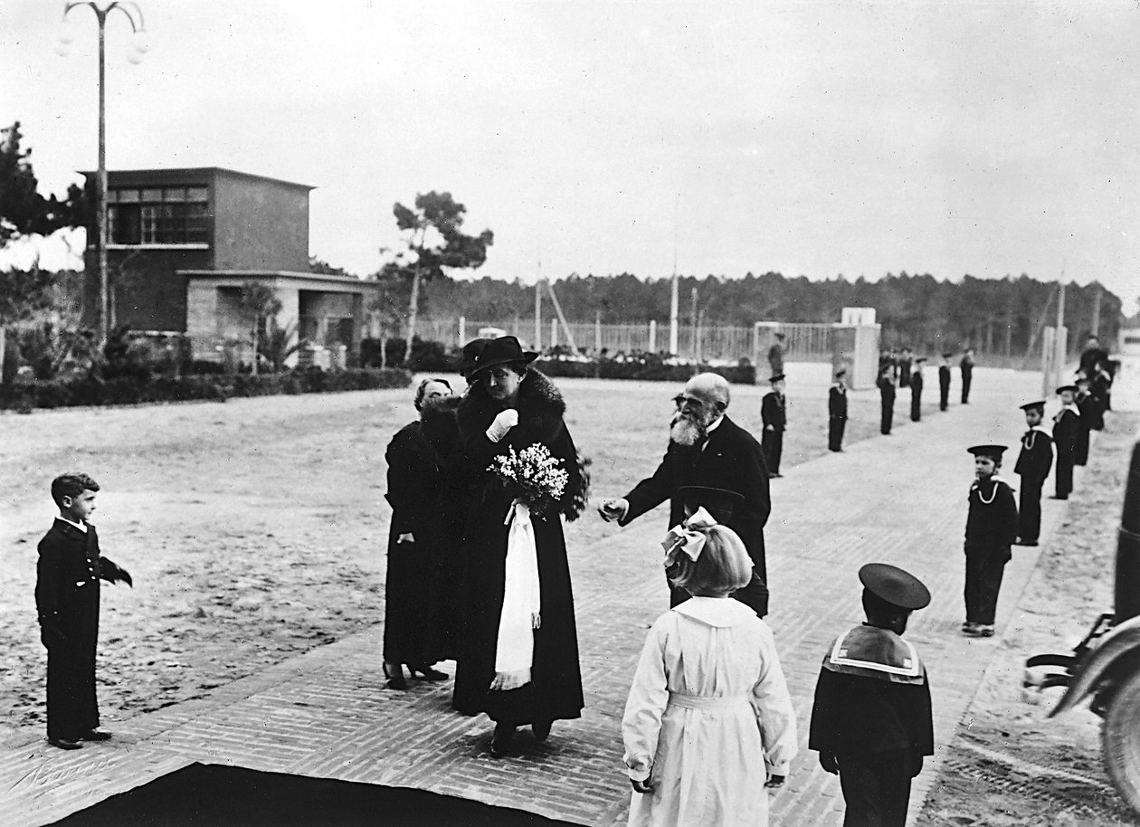 Villa Rosa Maltoni Mussolini: Victor Emmanuel III:n vaimon, Montenegron Helenin virallinen vierailu (m/v kuva) tekijältä Fratelli Alinari