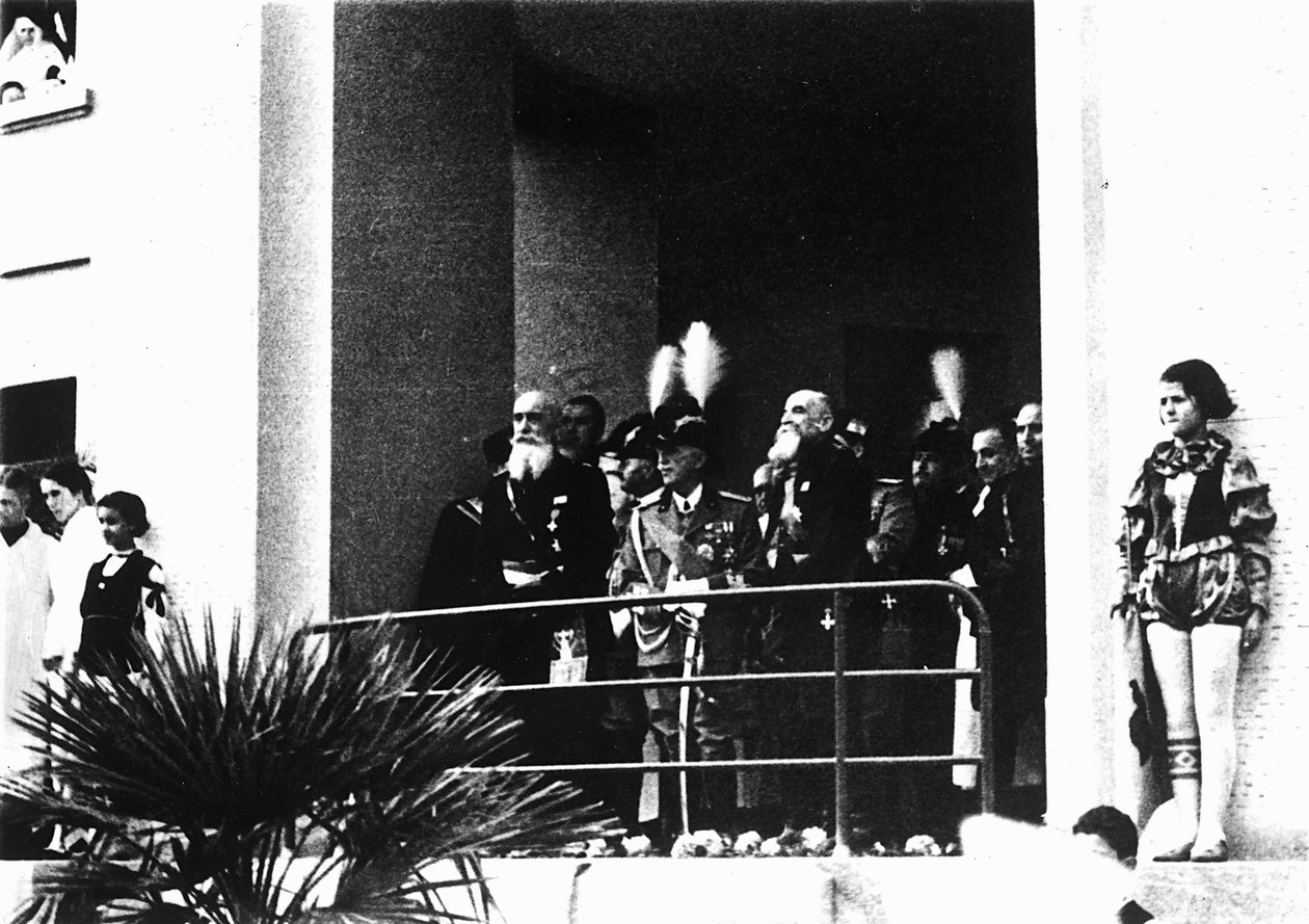 Villa Rosa Maltoni Mussolini: Victor Emmanuel III:n virallinen vierailu (m/v kuva) tekijältä Fratelli Alinari