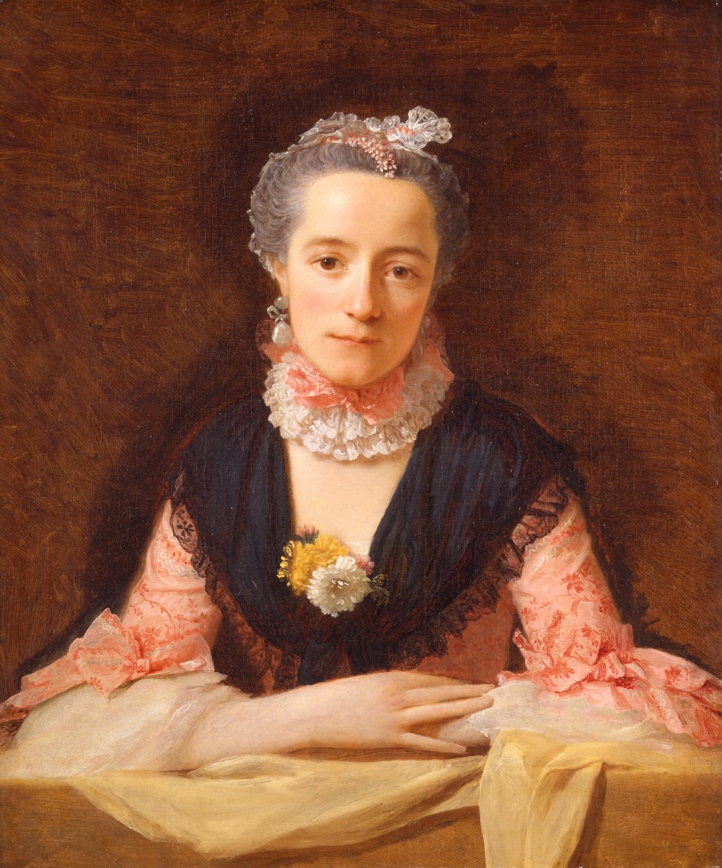 Nainen vaaleanpunaisessa silkkimekossa tekijältä Allan Ramsay