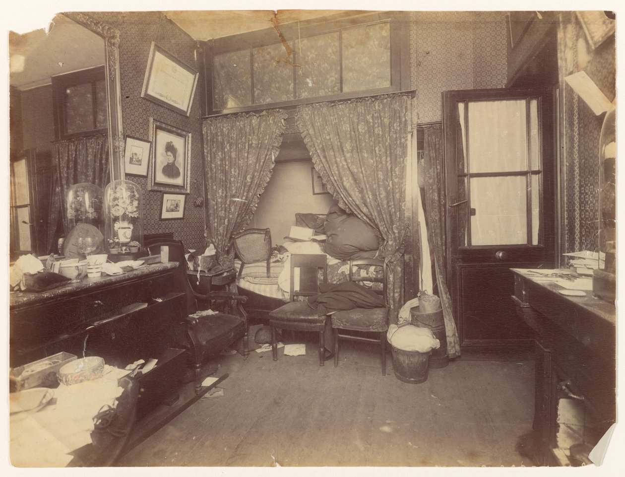 Leskirouva Limoyn murha (näkymä mökiltä) tekijältä Alphonse Bertillon